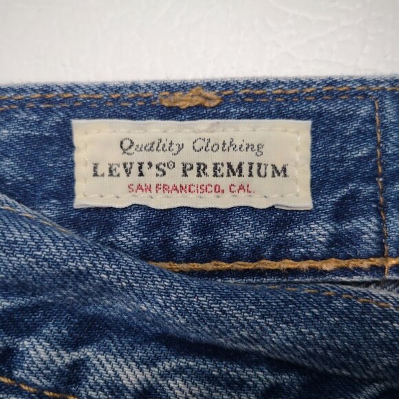 Levi's 501 Men's Size 30/30 Medium Wash Button Front Closure Blue Jeans - Picture 4 of 12